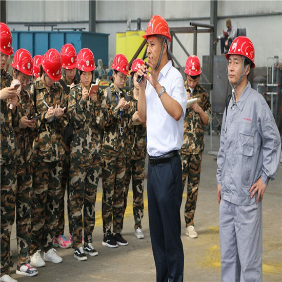 熱烈祝賀山東貝特爾環(huán)?？萍加邢薰境蔀橹袊?guó)石油大學(xué)（華東）教學(xué)科研實(shí)踐基地！